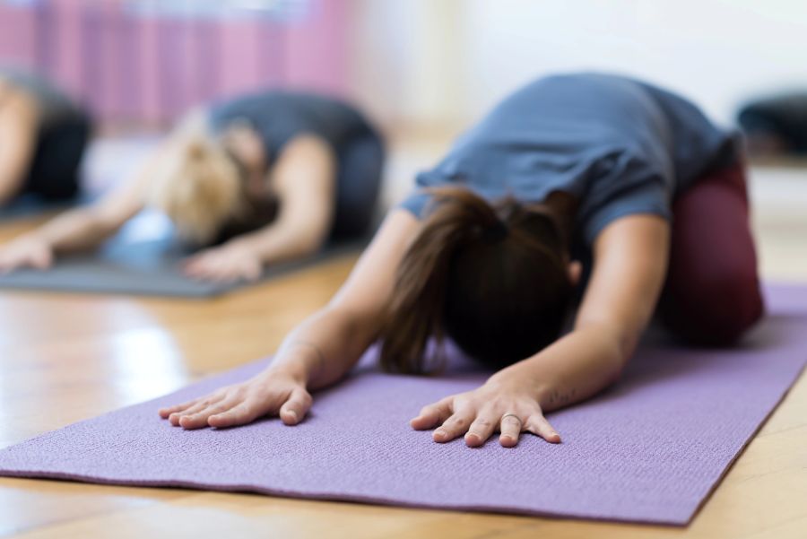 Rückbildungskurs in Frankfurt – Postnatal Yoga mit Baby
